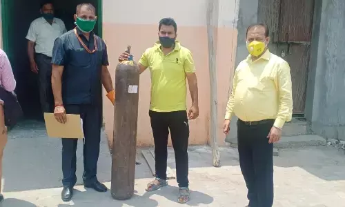 नगर आयुुक्त महेंद्र सिंह तंवर की सक्रियता से गाजियाबाद में बची योगी सरकार की लाज नगर आयुुक्त महेंद्र सिंह तंवर की सक्रियता से गाजियाबाद में बची योगी सरकार की लाज