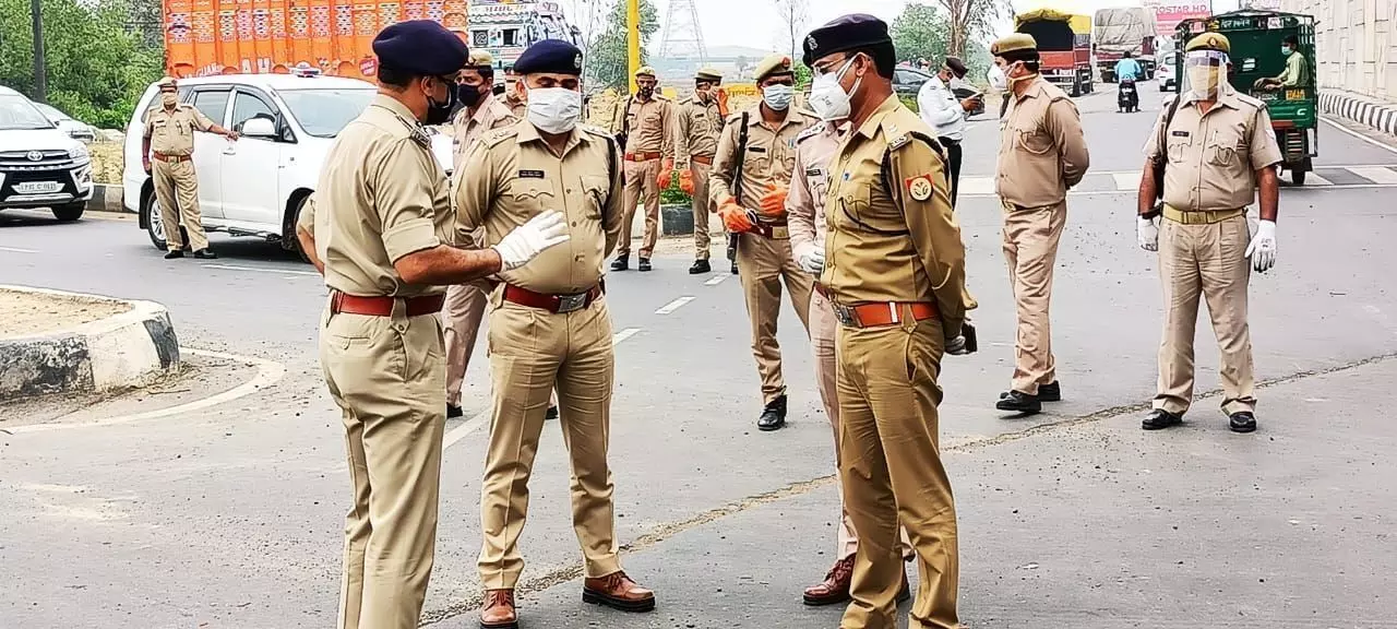 एसपी नीरज जादौन ने लापरवाह थाना प्रभारी को हटाया और चौकी इंचार्ज को किया लाइन हाजिर, 7 थाना प्रभारी भी बदले