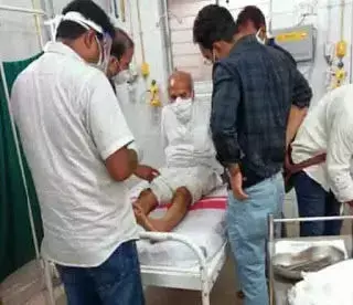 केन्द्रीय मंत्री की कार में ट्रैक्टर ने मारी टक्कर