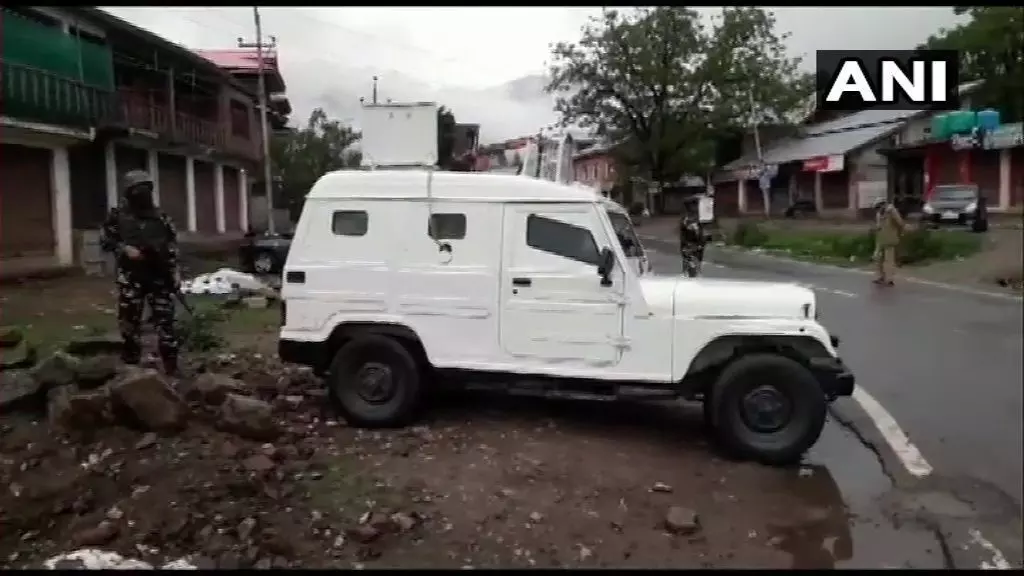 Encounter In Anantnag: जम्मू-कश्मीर के अनंतनाग में मुठभेड़, लश्कर के तीन आतंकवादी घिरे