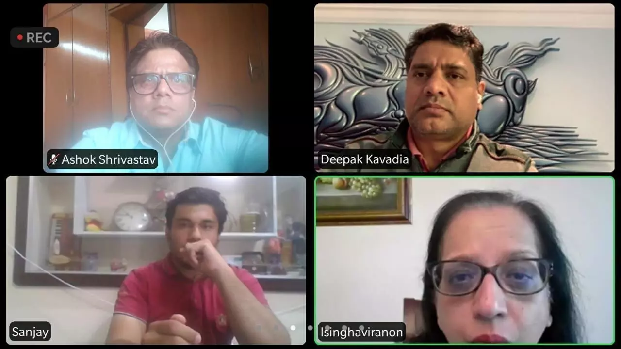 भारतवंशी अमरीकी डॉक्टरों ने बढ़ाया मदद का हाथ भारतवंशी अमरीकी डॉक्टरों ने बढ़ाया मदद का हाथ