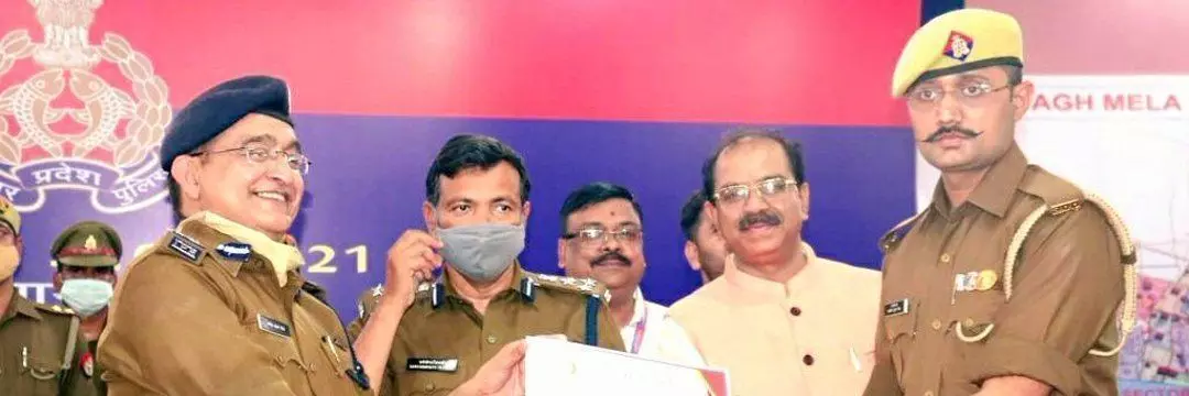 लोगो को रक्त दानकर जीवनदान दे रहे पुलिस मित्र ने कोरोना संक्रमण से बचाव को प्लाज्मा डोनेट करवाने का प्रयास शुरू किया लोगो को रक्त दानकर जीवनदान दे रहे पुलिस मित्र ने कोरोना संक्रमण से बचाव को प्लाज्मा डोनेट करवाने का प्रयास शुरू किया