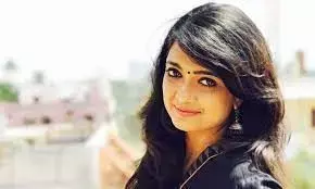 कॉलेज के प्रोफेसर ने भेजे थे अश्लील मैसेज, अभिनेत्री ने सोशल मीडिया पर कर दिया शेयर, सुनाई खरी खोटी