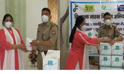 एसपी सिटी मेरठ को जनपद की पुलिस के लिए अनिता राणा ने दिए दस हजार N-95 मास्क एसपी सिटी मेरठ को जनपद की पुलिस के लिए अनिता राणा ने दिए दस हजार N-95 मास्क