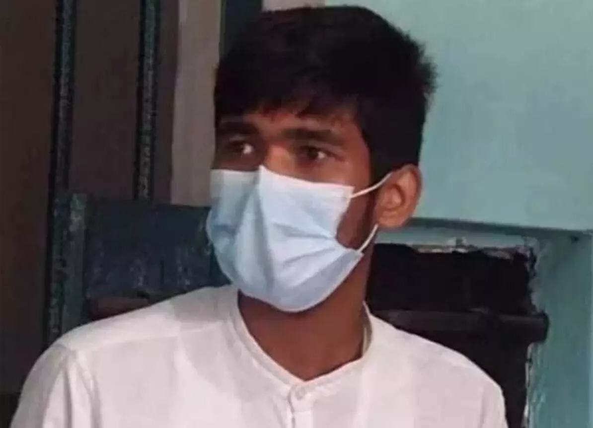 प्रेमिका के बर्थडे में जाने के लिए नकली DM बनकर घूम रहा था, ऐसे खुली पोल प्रेमिका के बर्थडे में जाने के लिए नकली DM बनकर घूम रहा था, ऐसे खुली पोल