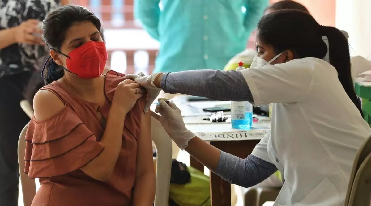 सरकार का बड़ा फैसला, अब 18-44 साल को लोगों को बिना ऑनलाइन रजिस्ट्रेशन के भी मिलेगी वैक्सीन सरकार का बड़ा फैसला, अब 18-44 साल को लोगों को बिना ऑनलाइन रजिस्ट्रेशन के भी मिलेगी वैक्सीन