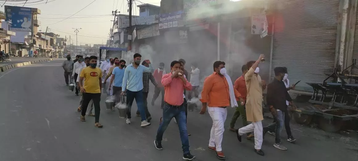 बजरंगदल  ने  सनातन संस्कृति के अनुरूप हवन सामग्री की धूनी से कोरोना को नष्ट करने का प्रयास किया