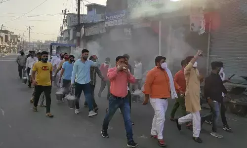 рдмрдЬрд░рдВрдЧрджрд▓ рдиреЗ рд╕рдирд╛рддрди рд╕рдВрд╕реНрдХреГрддрд┐ рдХреЗ рдЕрдиреБрд░реВрдк рд╣рд╡рди рд╕рд╛рдордЧреНрд░реА рдХреА рдзреВрдиреА рд╕реЗ рдХреЛрд░реЛрдирд╛ рдХреЛ рдирд╖реНрдЯ рдХрд░рдиреЗ рдХрд╛ рдкреНрд░рдпрд╛рд╕ рдХрд┐рдпрд╛ рдмрдЬрд░рдВрдЧрджрд▓ рдиреЗ рд╕рдирд╛рддрди рд╕рдВрд╕реНрдХреГрддрд┐ рдХреЗ рдЕрдиреБрд░реВрдк рд╣рд╡рди рд╕рд╛рдордЧреНрд░реА рдХреА рдзреВрдиреА рд╕реЗ рдХреЛрд░реЛрдирд╛ рдХреЛ рдирд╖реНрдЯ рдХрд░рдиреЗ рдХрд╛ рдкреНрд░рдпрд╛рд╕ рдХрд┐рдпрд╛