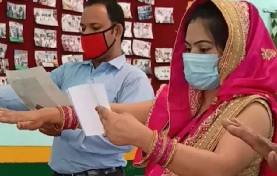 यूपी पंचायत चुनाव: मेरठ में इस महिला ग्राम प्रधान ने खाई अनूठी कसम यूपी पंचायत चुनाव: मेरठ में इस महिला ग्राम प्रधान ने खाई अनूठी कसम