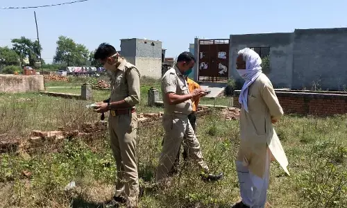 पंचायत चुनाव के वैलेट पेपर जंगल में पड़े मिलने से मचा हड़कंप ग्रामीणों में तरह-तरह की चर्चाएं