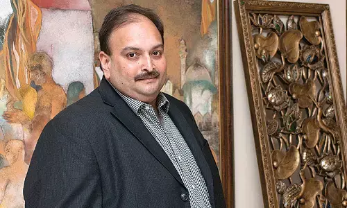 рдЧрд┐рд░рдлреНрдд рдореЗрдВ рдЖрдпрд╛ рднрдЧреЛрдбрд╝рд╛ рдореЗрд╣реБрд▓ рдЪреЛрдХрд╕реА, рдбреЛрдорд┐рдирд┐рдХрд╛ рдореЗрдВ рдкрдХрдбрд╝рд╛ рдЧрдпрд╛ , рддреАрди рджрд┐рди рдкрд╣рд▓реЗ рдПрдВрдЯреАрдЧреБрдЖ рд╕реЗ рд╣реБрдЖ рдерд╛ рдЧрд╛рдпрдм рдЧрд┐рд░рдлреНрдд рдореЗрдВ рдЖрдпрд╛ рднрдЧреЛрдбрд╝рд╛ рдореЗрд╣реБрд▓ рдЪреЛрдХрд╕реА, рдбреЛрдорд┐рдирд┐рдХрд╛ рдореЗрдВ рдкрдХрдбрд╝рд╛ рдЧрдпрд╛ , рддреАрди рджрд┐рди рдкрд╣рд▓реЗ рдПрдВрдЯреАрдЧреБрдЖ рд╕реЗ рд╣реБрдЖ рдерд╛ рдЧрд╛рдпрдм