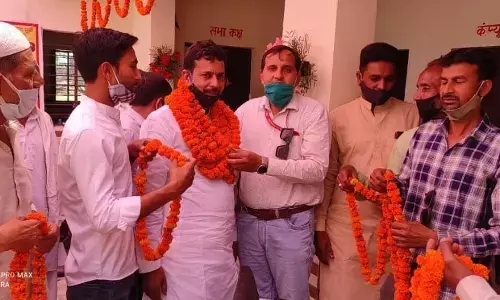 शपथ लेकर ग्राम प्रधान ने गांव को उच्च शिखर पर ले जाने का संकल्प लिया