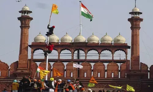 Red Fort Violence: चार्जशीट से खुलासा- सोची समझी साजिश के तहत लाल किला पहुंचे थे किसान, बनाना चाहते थे प्रोटेस्ट साइट