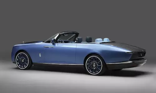 Rolls Royce ने लांच की दुनिया की सबसे मेहेंगी कार, इतनी है कीमत