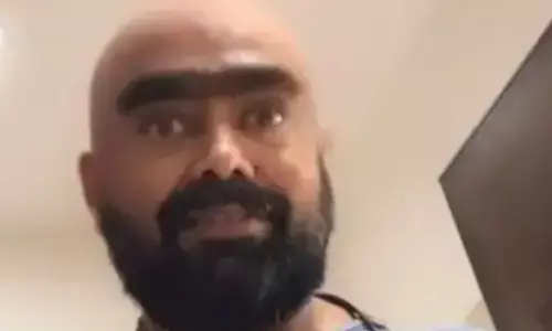 एंजियोप्लास्टी के बाद सामने आई अनुराग कश्यप की पहली तस्वीर, बेटी ने की शेयर, बदले हुए से आए नजर एंजियोप्लास्टी के बाद सामने आई अनुराग कश्यप की पहली तस्वीर, बेटी ने की शेयर, बदले हुए से आए नजर