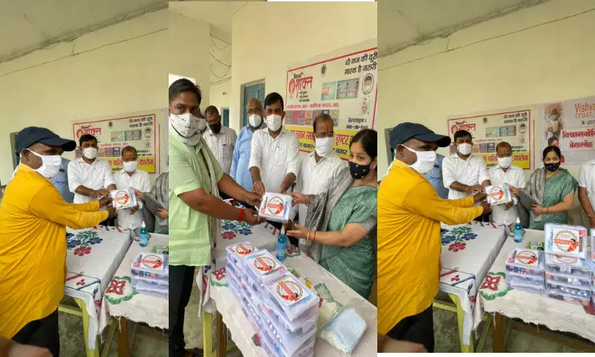 कुमार विश्वास के कोविड केयर केन्द्र पर पहुँची स्थानीय विधायक, कुमार के कार्यालय ने दी शीत-निद्रा टूटने पर शुभकामनाएँ कुमार विश्वास के कोविड केयर केन्द्र पर पहुँची स्थानीय विधायक, कुमार के कार्यालय ने दी शीत-निद्रा टूटने पर शुभकामनाएँ