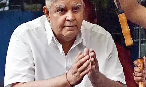 सारी हेकड़ी निकाल दी ममता ने राज्यपाल धनखड़ की सारी हेकड़ी निकाल दी ममता ने राज्यपाल धनखड़ की