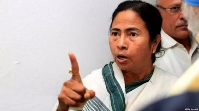 राज्यपाल की सिफारिश के बावजूद क्यों घबरा रहा है केंद्र बंगाल में राष्ट्रपति शासन लागू करने से? राज्यपाल की सिफारिश के बावजूद क्यों घबरा रहा है केंद्र बंगाल में राष्ट्रपति शासन लागू करने से?