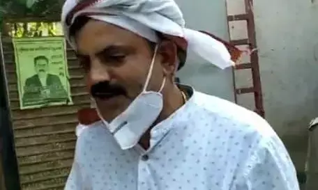 पुलिस के दबाब में एक लाख के इनामिया ने किया कोर्ट में सरेंडर, पच्चीस हजार का इनामी गिरफ्तार