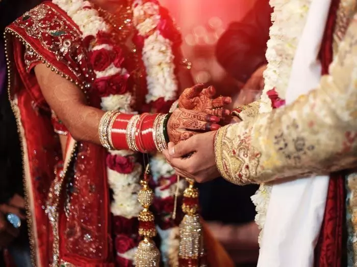 विधवा प्रेमिका की दूसरी शादी रुकवाने के लिए एकतरफा प्यार में पागल प्रेमी ने किया ये काम, जानकर हो जाएंगे हैरान विधवा प्रेमिका की दूसरी शादी रुकवाने के लिए एकतरफा प्यार में पागल प्रेमी ने किया ये काम, जानकर हो जाएंगे हैरान