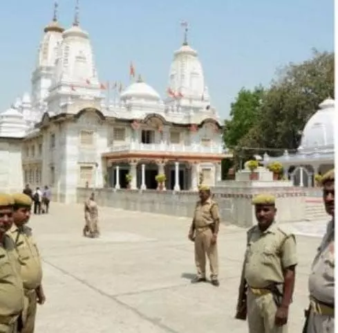 गोरखपुर में अल्पसंख्यकों के 11 घरों को कराया जायेगा खाली गोरखपुर में अल्पसंख्यकों के 11 घरों को कराया जायेगा खाली