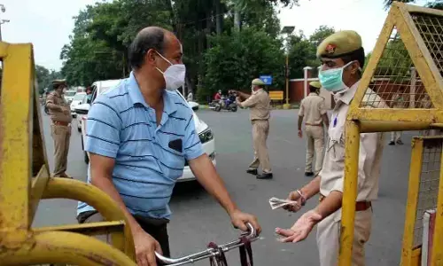 दिल्ली में स्कूल, सिनेमा और जिम बंद, शादी और अंतिम संस्कार में शामिल होंगे सिर्फ 20 लोग, जानिए क्या पाबंदियां और किस पर मिलेगी छूट