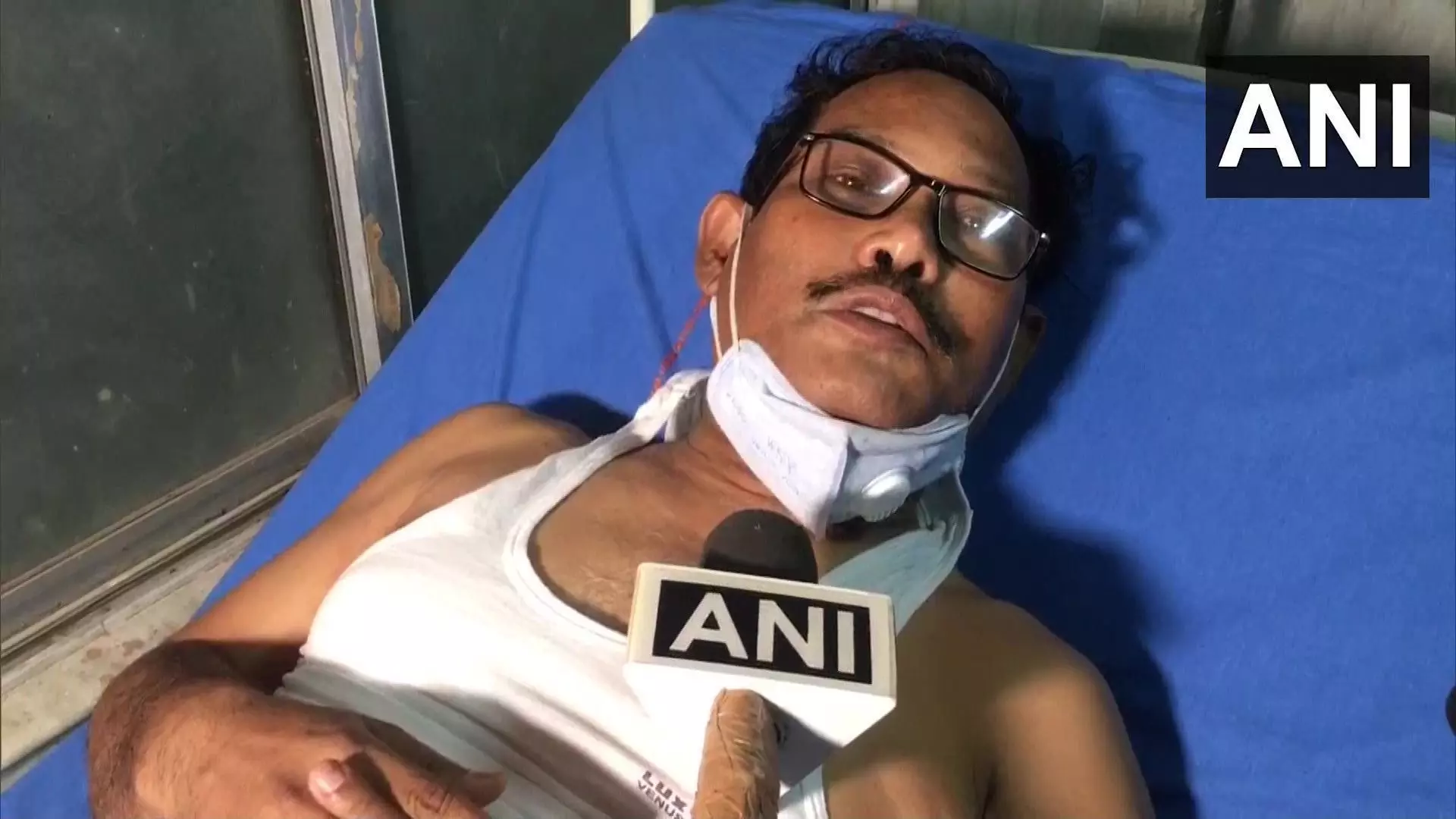 पश्चिम बंगाल: BJP सांसद जयंत कुमार रॉय पर हमला, TMC कार्यकर्ताओं पर आरोप, गंभीर हालत में मेडिकल कॉलेज ले जाया गया पश्चिम बंगाल: BJP सांसद जयंत कुमार रॉय पर हमला, TMC कार्यकर्ताओं पर आरोप, गंभीर हालत में मेडिकल कॉलेज ले जाया गया