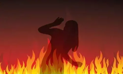 Instagram पर वीडियो पोस्ट किया तो मिट्टी का तेल डालकर लिव-इन पार्टनर को लगा दी आग, अस्पताल में हुई मौत