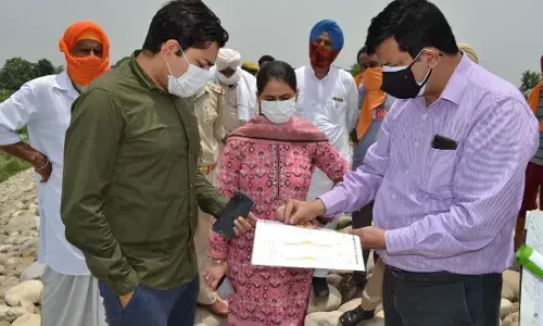 शामली: जिलाधिकारी, पुलिस अधीक्षक द्वारा काठा नाला एवं यमुना नदी का आकस्मिक निरीक्षण किया