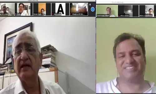 अल्पसंख्यकों की मांगों को कांग्रेस चुनाव में मजबूती से उठायेगी- सलमान खुर्शीद अल्पसंख्यकों की मांगों को कांग्रेस चुनाव में मजबूती से उठायेगी- सलमान खुर्शीद