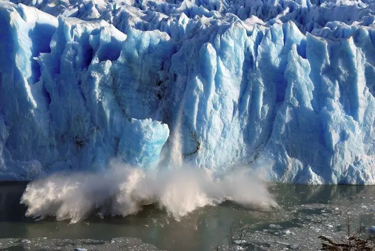 पिघलते ग्‍लेशियर और जलवायु परिवर्तन की मार, कर रही है तीसरे पोल पर वार