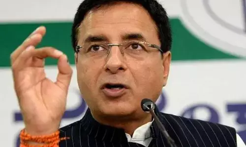 5 मिनटों के अंदर दो करोड़ जमीन, चंदे से ली गई जमीन साढ़े अठारह करोड़ में हो गई कैसे - रणदीप सुरजेवाला 5 मिनटों के अंदर दो करोड़ जमीन, चंदे से ली गई जमीन साढ़े अठारह करोड़ में हो गई कैसे - रणदीप सुरजेवाला
