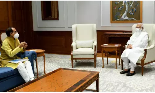 मोदी से मिले शिवराज, कांग्रेस ने ली चुटकी मोदी से मिले शिवराज, कांग्रेस ने ली चुटकी