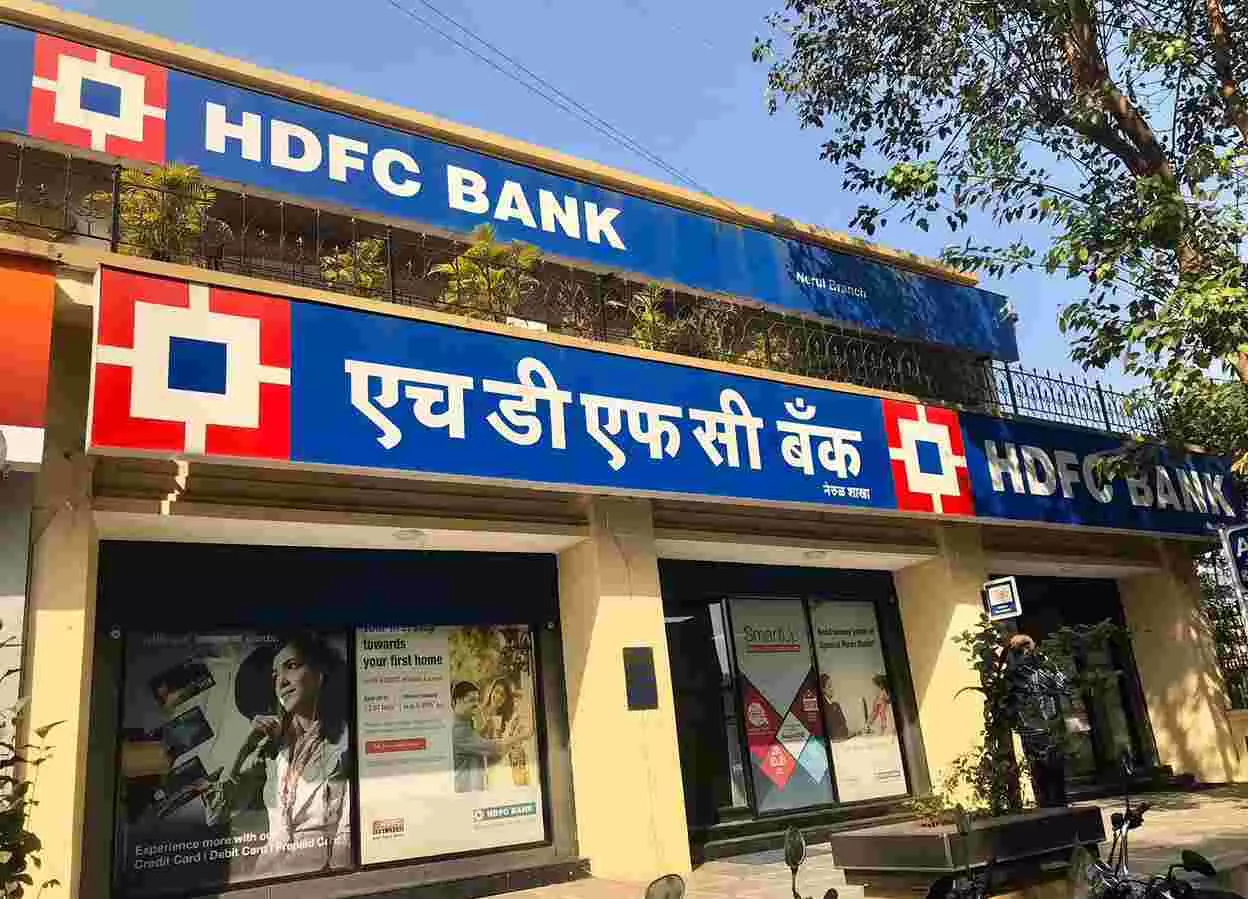 सवाल यह है कि कार्लाइल ग्रुप कौन है जो भारत की प्राइवेट कंपनियों की खरीद में इतनी रुचि ले रहा है सवाल यह है कि कार्लाइल ग्रुप कौन है जो भारत की प्राइवेट कंपनियों की खरीद में इतनी रुचि ले रहा है