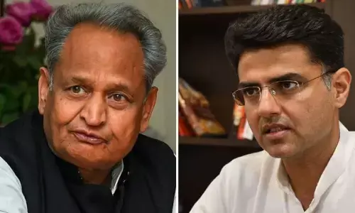 सचिन पायलट पर सियासी हमले तेज, गहलोत समर्थक MLA रामकेश ने कह दी बड़ी बात सचिन पायलट पर सियासी हमले तेज, गहलोत समर्थक MLA रामकेश ने कह दी बड़ी बात