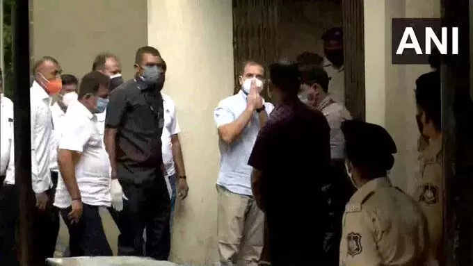 सूरत के मजिस्ट्रेट कोर्ट में पेश हुए राहुल गांधी, बयान दर्ज कराते हुए माफी मांगने से किया इनकार सूरत के मजिस्ट्रेट कोर्ट में पेश हुए राहुल गांधी, बयान दर्ज कराते हुए माफी मांगने से किया इनकार