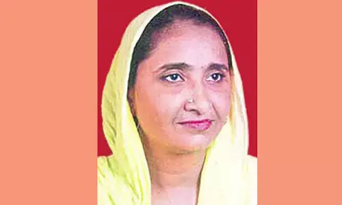 अमरोहा: सपा प्रत्याशी सकीना बेगम ने खरीदा नामांकन पत्र ... अमरोहा: सपा प्रत्याशी सकीना बेगम ने खरीदा नामांकन पत्र ...