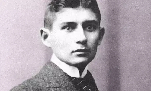 खोई हुई गुड़िया के साथ काफ्का और लड़की...