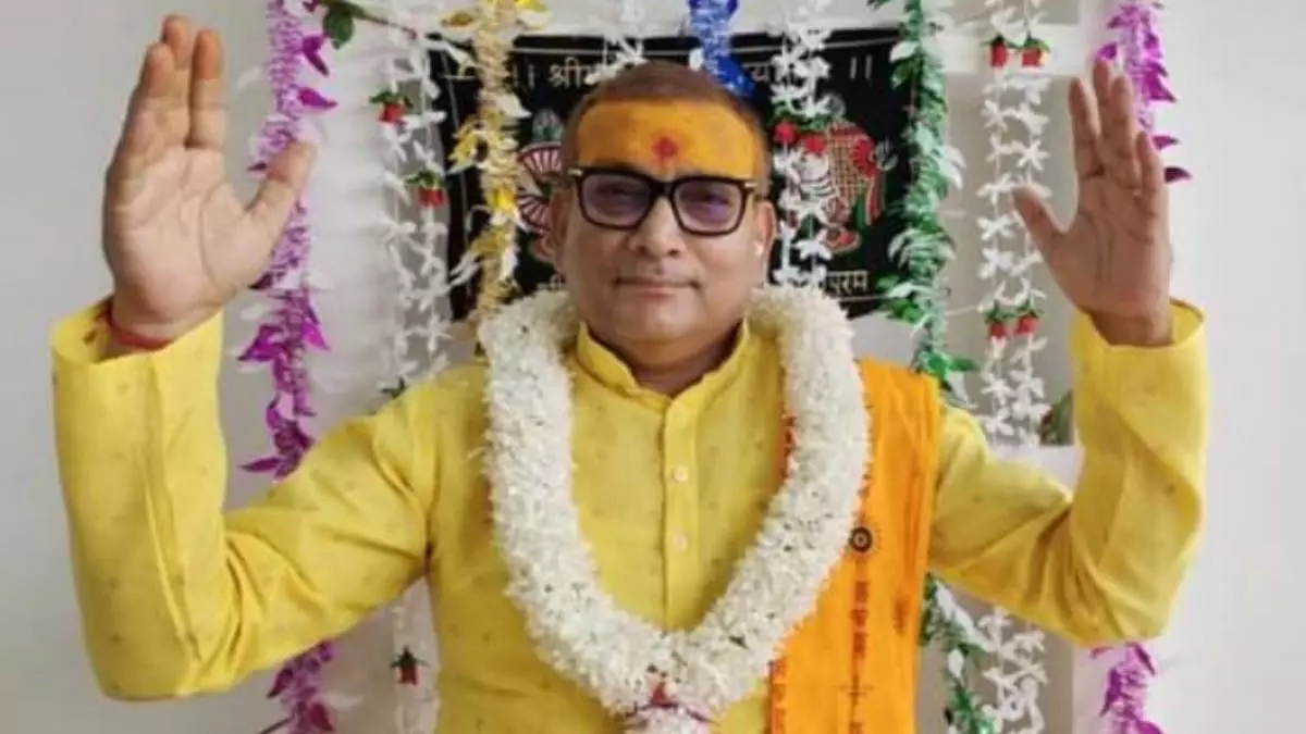 खाकी और खादी से मोह टूटा तो कथावाचक बन गए बिहार के पूर्व DGP गुप्तेश्वर पांडे? खाकी और खादी से मोह टूटा तो कथावाचक बन गए बिहार के पूर्व DGP गुप्तेश्वर पांडे?