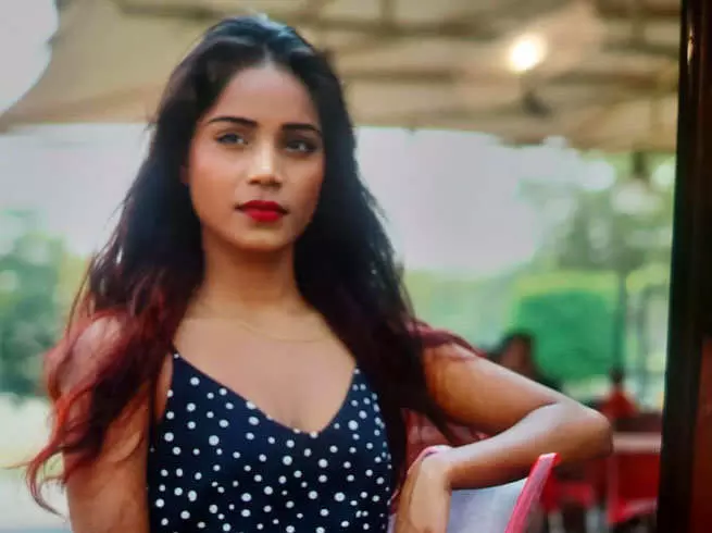 ग्रेटर नोएडा : मुंबई में मॉडलिंग करने वाली युवती ने 14वीं मंजिल से कूदकर दी जान