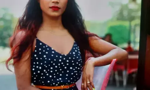 नोएडा में चौदहवीं मंजिल से छलांग लगाकर युवती ने की आत्महत्या, मुंबई में मॉडलिंग करती थी