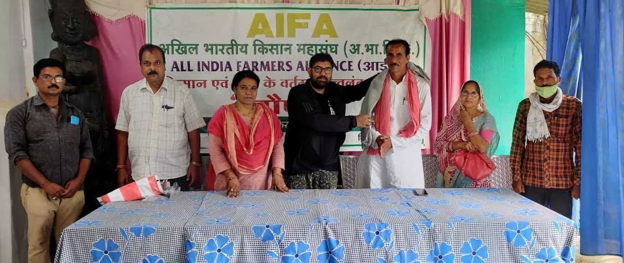 छत्तीसगढ़ में किसान आंदोलन की भावी रणनीति पर भी हुई चर्चा, किसान नेता पहुंचे कोंडागांव छत्तीसगढ़ में किसान आंदोलन की भावी रणनीति पर भी हुई चर्चा, किसान नेता पहुंचे कोंडागांव