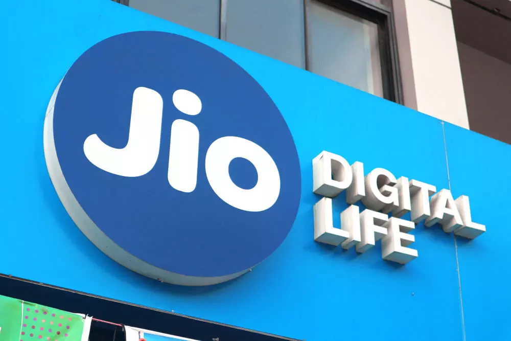 Jio ने ग्राहकों को कैशबैक देने का किया ऐलान, प्रीपेड प्लान हुआ बेहद सस्ता