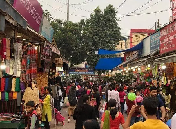 दिल्ली: फिर से लाजपत नगर मार्केट को किया गया बंद, मार्केट ट्रेडर्स असोसिएशन से पूछा गया ये सवाल! दिल्ली: फिर से लाजपत नगर मार्केट को किया गया बंद, मार्केट ट्रेडर्स असोसिएशन से पूछा गया ये सवाल!