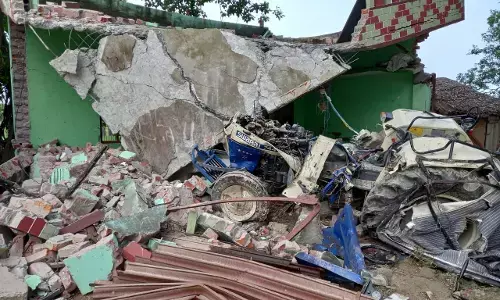 рдЖрдЬрдордЧрдврд╝ рдкреБрд▓рд┐рд╕ рдХрд╛ рдЧреБрдВрдбрд╛рд░рд╛рдЬ , рд╕реАрдУ рдмреЛрд▓реЗ рдЫреЛрдЯреА рдЬрд╛рддрд┐ рдХреА рдФрд░рдд рдордЬрд╛ рд▓реЗрдиреЗ рдХреЗ рд▓рд┐рдП рд╣реЛрддреА рд╣реИ рдЖрдЬрдордЧрдврд╝ рдкреБрд▓рд┐рд╕ рдХрд╛ рдЧреБрдВрдбрд╛рд░рд╛рдЬ , рд╕реАрдУ рдмреЛрд▓реЗ рдЫреЛрдЯреА рдЬрд╛рддрд┐ рдХреА рдФрд░рдд рдордЬрд╛ рд▓реЗрдиреЗ рдХреЗ рд▓рд┐рдП рд╣реЛрддреА рд╣реИ