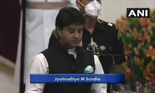 आखिर मंत्री बन ही गए सिंधिया! आखिर मंत्री बन ही गए सिंधिया!
