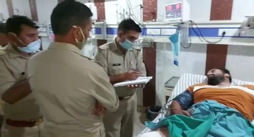 मेरठ में पति-पत्नी के विवाद में साले ने मारी जीजा को गोली, निजी हॉस्पिटल में भर्ती