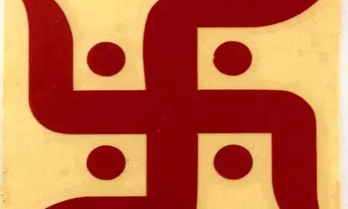 क्या आप जानते हैं स्वास्तिक चिन्ह को क्यों माना जाता है शुभ और लाल रंग का सर्वाधिक महत्व क्या आप जानते हैं स्वास्तिक चिन्ह को क्यों माना जाता है शुभ और लाल रंग का सर्वाधिक महत्व