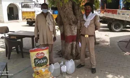 рд╢рд╛рдорд▓реА: рдЕрд╡реИрдз рд╢рд░рд╛рдм рдкрд░ рдЫрд╛рдкреЗрдорд╛рд░реА, 1 рд╢рд░рд╛рдм рддрд╕реНрдХрд░ 20 рд▓реАрдЯрд░ рдЕрд╡реИрдз рдХрдЪреНрдЪреА рд╢рд░рд╛рдм- 150  рд▓реАрдЯрд░ рд▓рд╣рди  рдХреЗ рд╕рд╛рде рдЧрд┐рд░рдлреНрддрд╛рд░ рд╢рд╛рдорд▓реА: рдЕрд╡реИрдз рд╢рд░рд╛рдм рдкрд░ рдЫрд╛рдкреЗрдорд╛рд░реА, 1 рд╢рд░рд╛рдм рддрд╕реНрдХрд░ 20 рд▓реАрдЯрд░ рдЕрд╡реИрдз рдХрдЪреНрдЪреА рд╢рд░рд╛рдм- 150  рд▓реАрдЯрд░ рд▓рд╣рди  рдХреЗ рд╕рд╛рде рдЧрд┐рд░рдлреНрддрд╛рд░