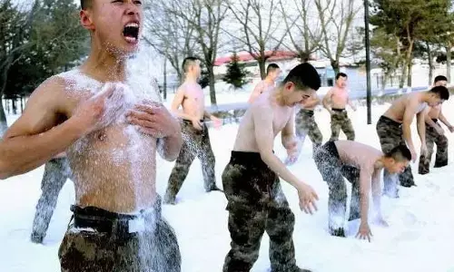 भारत से लड़ने के लिए चीन दे रहा सैनिकों को उच्च प्रशिक्षण...